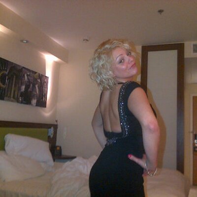 cassiii1985's profile image