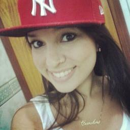 Não gosto de me descrever,prefiro a liberdade de mudar!

http://t.co/4ACN2Xil