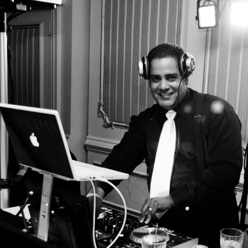 Wedding DJ Specialist in the Greatest City in the World. Bilingual MC.