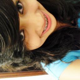 15 anos, leonina, corinthiana, violonista,  lokaa, chata, tímida, confusa e feliiz !! *---*