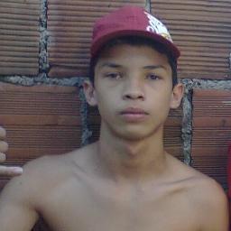 ' Julhiim seu boi voador, tô aqui pra dizer que eu te amo muito coisa feia ! ' apesar das nossas brigas, né ? ' tô aqui pra tudo viu ! ' @_AbigailPascoal aqui