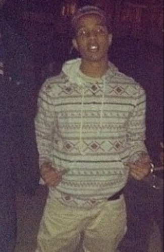 90's baby ! follow me . FREE WARREN JR ! Rest Easy Renzo !