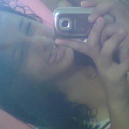 I am Rafaella..13 years old. I am Directioner..Vou pra Londres com a @GrazieleNoni..Vou conhecer os mino, eu acredito nisso ! .. http://t.co/J9FnbRvW