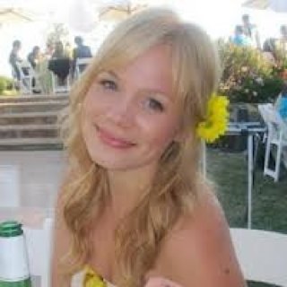YouTuber by day; Sexy Lady by night. {Parody/RP account.}