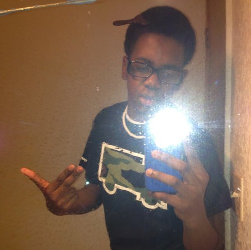 Follow her @Ayoo_itsKe(: