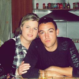 VeroLinares23's profile picture. Quédate con quien te ofrezca un motivo para despertar, y muchas razones para seguir soñando....