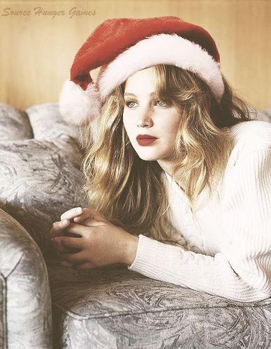 SourceHungerGam's profile picture. Source Hunger Games est un page dirigée par Clove et Rue  qui vous conduirons vers une communauté de rebelles pres a servir pour sauver Katniss