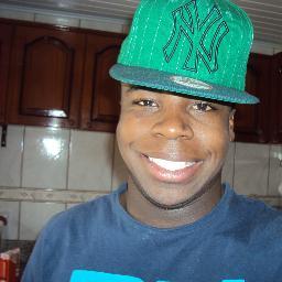 18anos,divertido,alto astral,pagode,funk,festa,futebol e sucessagem........