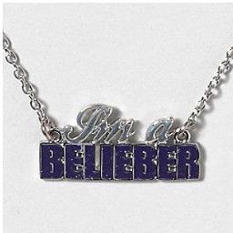 Hi Im a HUGE BELIEBER  ..And i love SELENA GOMEZ if u hate them ..What u doing on my account and i like niall - I love my TwitBabe M @Kingfagstin :)