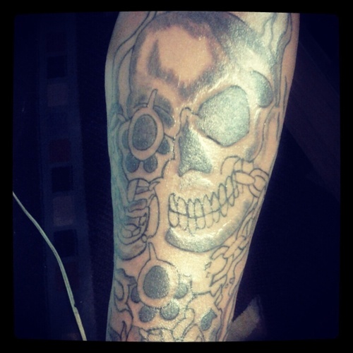 Tattooz srt @ $20 & up, piercingz srt @ $10, hmu 586 350 3584