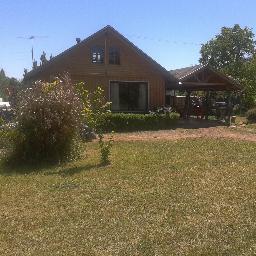 Acogedora casa de familia que se encuentra a 2.5 kms del puente y la cascada principal del Salto del Laja, consultas al mail cabanatruful@gmail.com