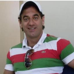 Criado em Itajaí, terra que tanto amo... Filho de família humilde, Trabalhador, Atletas nas Horas vagas e Principalmente PROFESSOR!