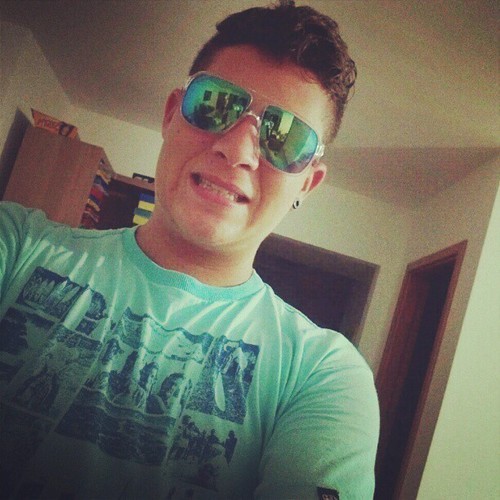 Facebook : http://t.co/rOlCEG5y

Tumblr : http://t.co/EHJZ9XGB

Tumblr : http://t.co/G7fwjFIb