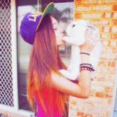 ''Tengo un bolsillo lleno de sueños.''- Cher Lloyd.