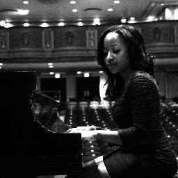 vocalist & songsmith. entrepreneur. dream chaser. good person. daughter of Christ.