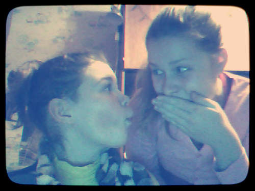 Hehēm.. mēs šeit tikai liekam  bildes no WEBCAM TOY un nerakstam twsītus. Jā mēs nēsam interesantas.. nē,... mēs esam trakas./