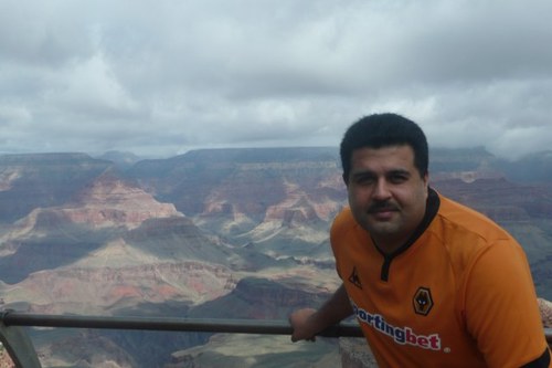 The best things in life are unseen. Thats why we close our eyes when we kiss, cry, and dream. Massive Wolves fan, music lover, international traveller.