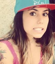 É adolescente? Quer frases sobre dramas, crises, humor e paixões e Indiretas? Então me siga • Você irá se identificar • ♥ Bjos Meninas Más :3