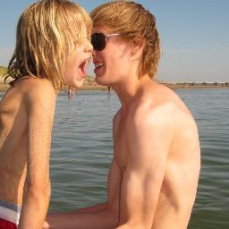 Born on 15 - 03 - 1997,
Hobby: DJ and fitness,-
Markenhage college -Christoffelschool Breda -Rebound Breda