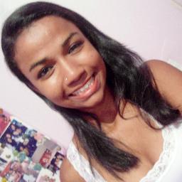 Joseense, São Paulina, leonina, impaciente, apaixonada, agitada, extrovertida,estressada as vezes! #Cuidado E apenas uma garota querendo conquistar seu espaço.