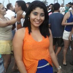 Se tiver que amar, ame hoje.
Se tiver que sorrir, sorria hoje.
Pois o importante é viver hoje.
O ontem já foi e o amanhã talvés não venha!