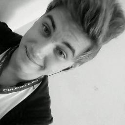 Gamer , #A7X ,#GreenDay , #Blink182 ,#WhiteChapel,#Ramones.#Carnifex,Ciumento,Insista, persista, mas nunca desista.I Miss You. @MitchLuckerSS R.I.P FOREVER !!!