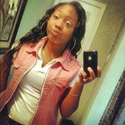 ahhh shxt , this be Your Bad Bitch A'kendra but look doe go to this page &) look for the letters FOLLOW in BLUE and Press it &) YES i fOllOW's BACK . . . :)