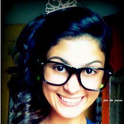 legal, extrovertida, simpática, boba, amiga, sincera, engraçada, mega apaixonada pelo meu único amor #JesusChrist ♥ *-*