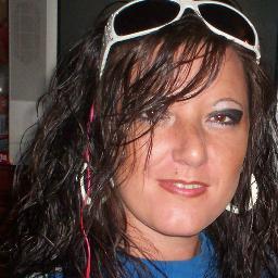 Singing is my passion...I hope to sing my own music, follow i follow. and unfollow aswell thx!
http://t.co/Yp1dIP8aIn /user/SuperMusiclover1983?feature=mhee