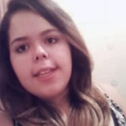 × inconstante, super conversadeira, cheia de manias, fresca, chata, quase anti-social. Ás vezes tímida, ás vezes louca, ás vezes atirada, ou não. Não gosto de m