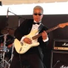 Guitarrista y 2a Armonica de Ensamble  Ardiente  Banda  de  Blues y Funk