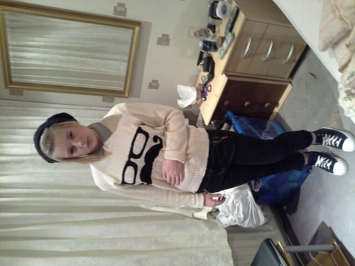 myzombieloveme's profile picture. hiya Ima Niamh please follow meh I will follow you back btw I do alto of blonde things that are pmsl kinda of funny so yeah follow :* ;)