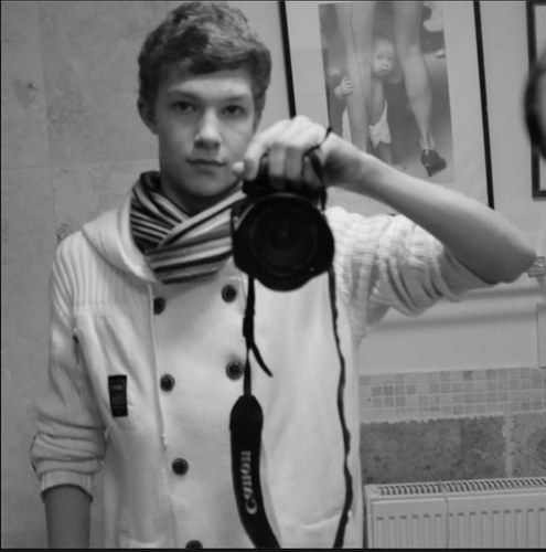 oskarclements's profile picture. Im a 15 year old teenager who is thoroughly in to music and has a good taste in it and i play the piano. My favourite band are the hoosiers