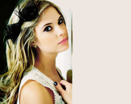 Ashley Victoria Benson, the 89nd Duchess of Hollyland from OurKingdom_RP☺