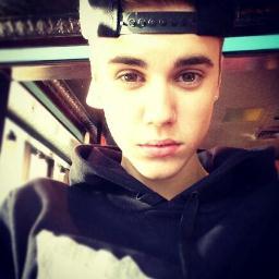 I Love @justinbieber... I'm 1000000000000000% #BELIEBER !!! Followed by @carlyraejepsen