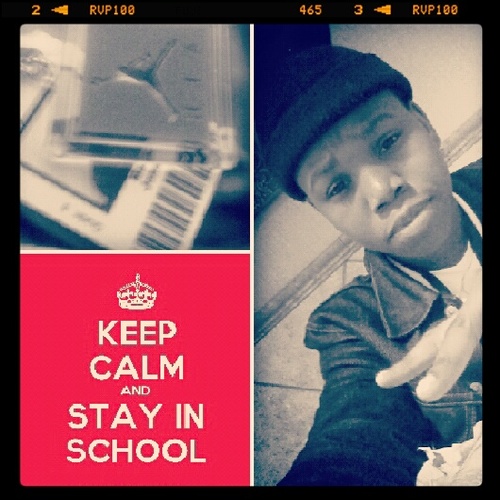IM JUST A YOUNG NIGGA TRAPPIN...... JORDANFANATIC IM THE DOPEST IT GETZ FOLLOW MHE o_O