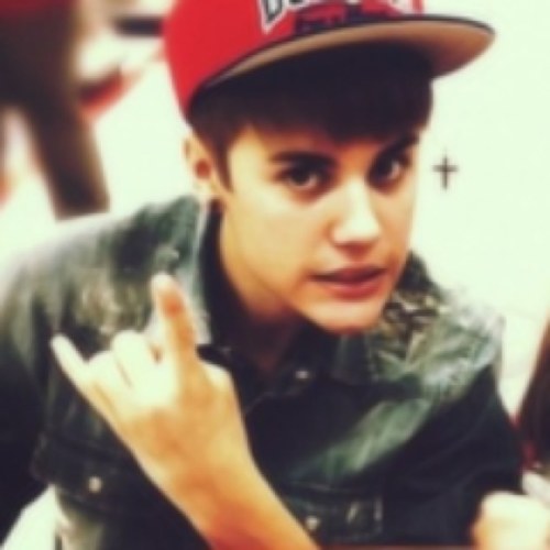 Hey! I'm the same person as @DaSupremeRaul :D 0/5 :( and just ask for a follow back :)