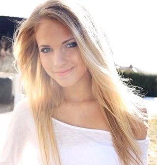 Im Marlee & im 17 im also a belieber and a mahomie fan im inlove with both of them dearly ❤ @1ProudAuntLisa followed me 1/3/13 ❤