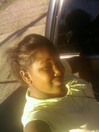 Well Follow Yo Girl Y yu at itx Follow Beaunsa @Pretty_Gurl_Bea && I love my boyfriend Jamey ! but enough all ready just Follow me !