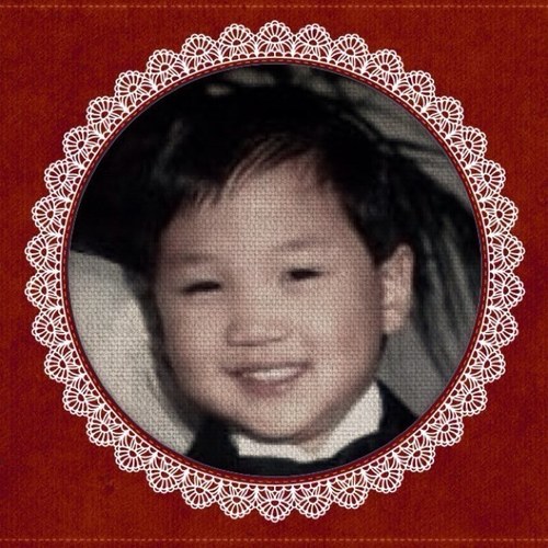 Korean/American-Hibachi chef-Aspiring musician-Dreamer-Off and on college student-Benton, KY (for the time being)