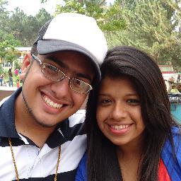 Estudiante de Diseño Gráfico en la Facultad de Arquitectura y Diseño de la Universidad del Zulia.
 Director General en Vinyl Graph