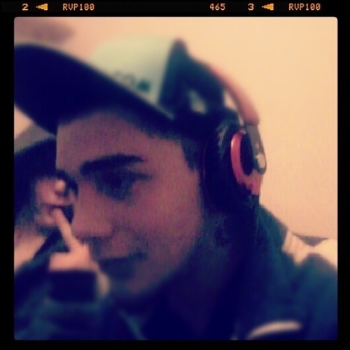 my name is thomas! im from saint louis MO. i swim & dive. im adopted git like 30 bros and sisters. follow me