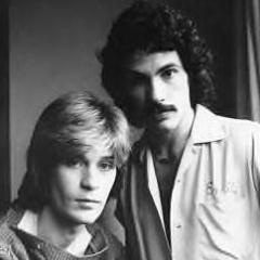 Twitter criado especialmente para todos os fãs brasileiros ou simplesmente para todos aqueles que curtem as músicas da dupla Daryl Hall & John Oates.