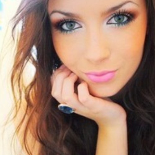 teenadv25995142's profile picture. 