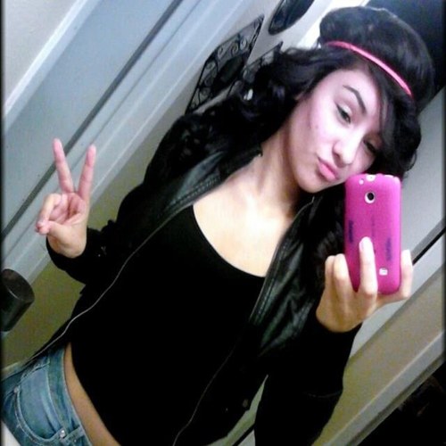 I'm anaa, Nov. 25th is my birthday , get to know me ^.^
