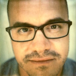 Co-Founder @UseInstantFilm - Obsessed with photography #useinstantfilm