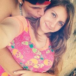 #Capricorniana, chata,irônica, Muito ciumenta, possessiva..#Namorada do @Angshoow .Amo muito minha nenem  @andresacezareto :3