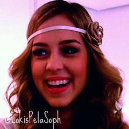 Eu poderia ter escolhido qualquer um pra me espelhar. Mas foi você, com essa força enorme, esse sorriso sincero, que eu escolhi! Soft ♥  @sophiaabrahao