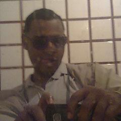Estou Sozinho... Livre Outra Vez o Amor-se Diz Féis. Nao  Deu Em Nada...!!