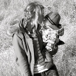 semi-crunchy, oil lovin' mama bear | sometimes runner + yogi | simplifier of all things | gratitude daily | director of sales @twincitiesmomsblog